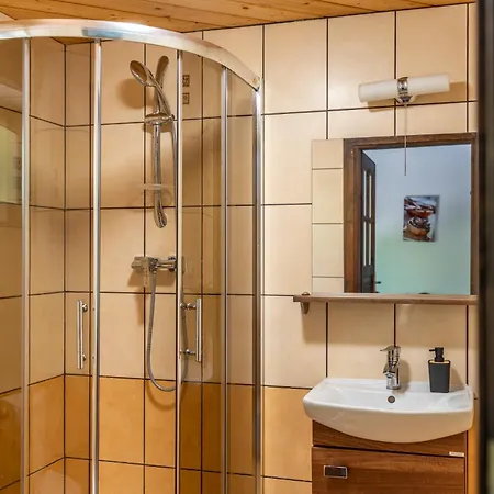 Domki Pogorzelica Ferienhaus *